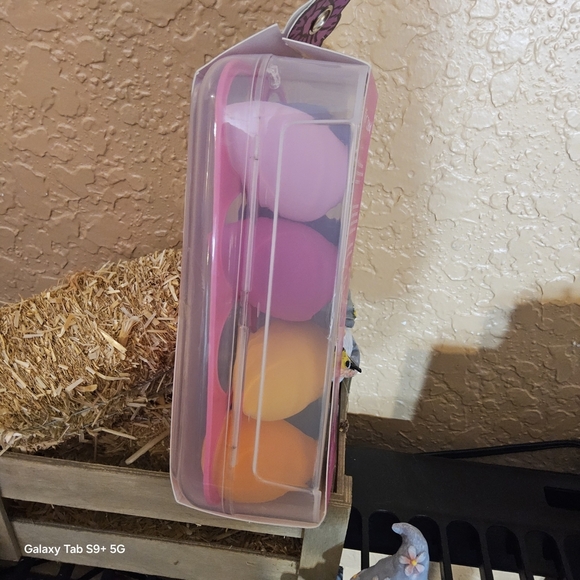 Betsey Johnson Pink Beauty Sponges Set - Picture 4 of 5